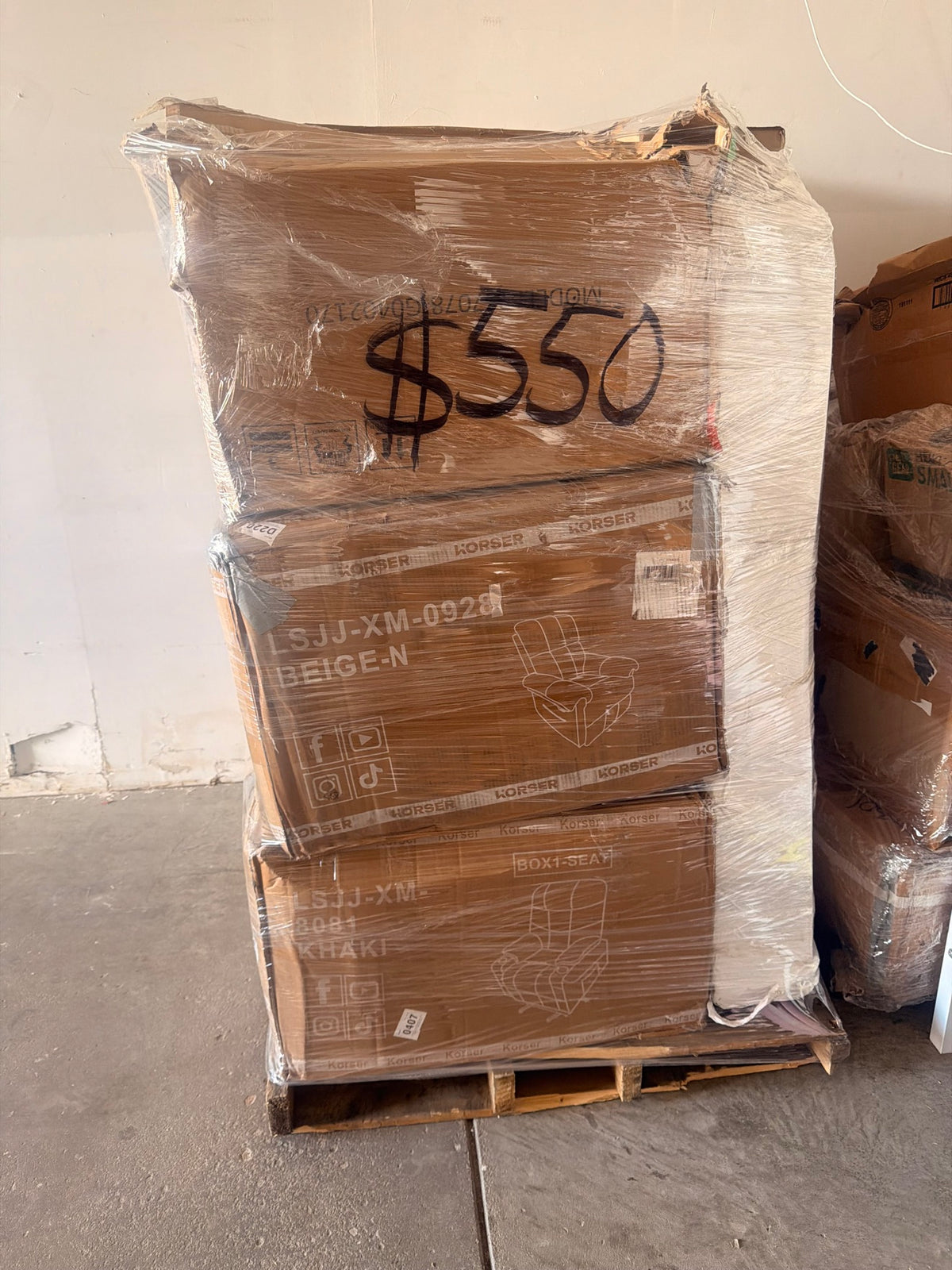 Pallet #12 — Korser Recliner Pallet (Unmanifested)
