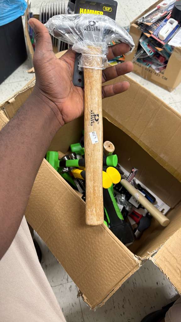 Heavy Duty Claw Hammer with Wooden Handle