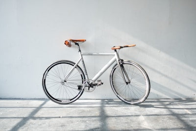Sleek Road E-Bike with Leather Accents