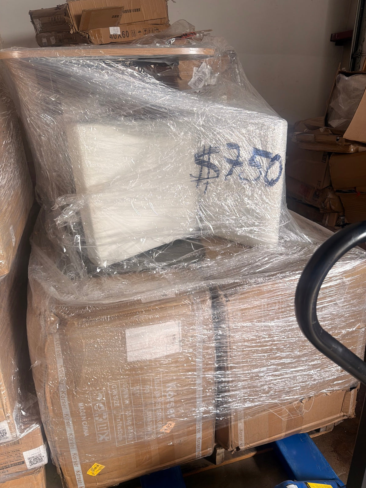 Pallet #16 — Recliner & Bedroom Pallet (Unmanifested)