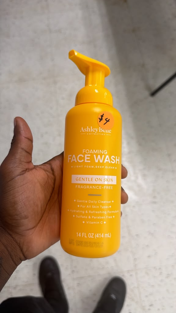 FOAMING FACE WASH