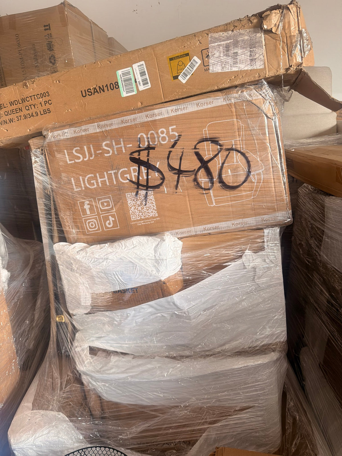 Pallet #16 — Recliner & Bedroom Pallet (Unmanifested)